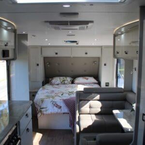 JB Caravans 22' Scorpion Sting Fd Cafe Lge Ensuite - Image 4